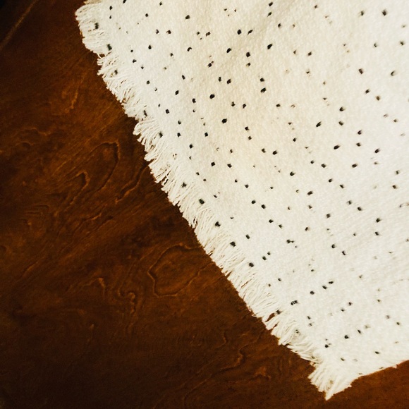 Tweed Dainty Jewells dress!!🤍 - Picture 4 of 8